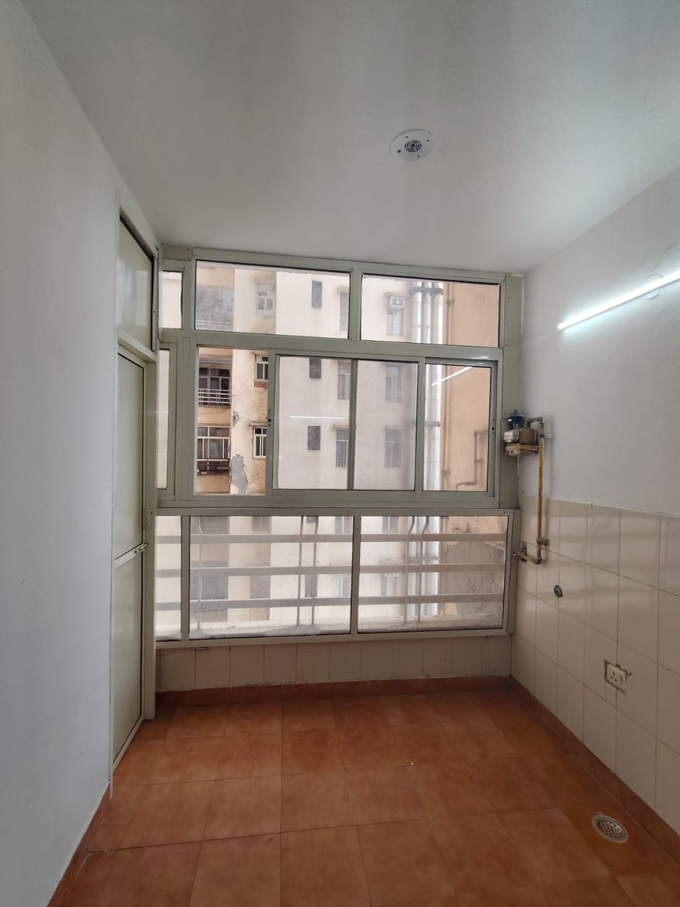 Regalia Heights
Size -1595 sqft
3bhk+3t
Unit floor - 6
Total floor - 19
Demand - 1.62cr
1 open car parking
Balcony west facing
Entry west facing
Exit east facing view 7