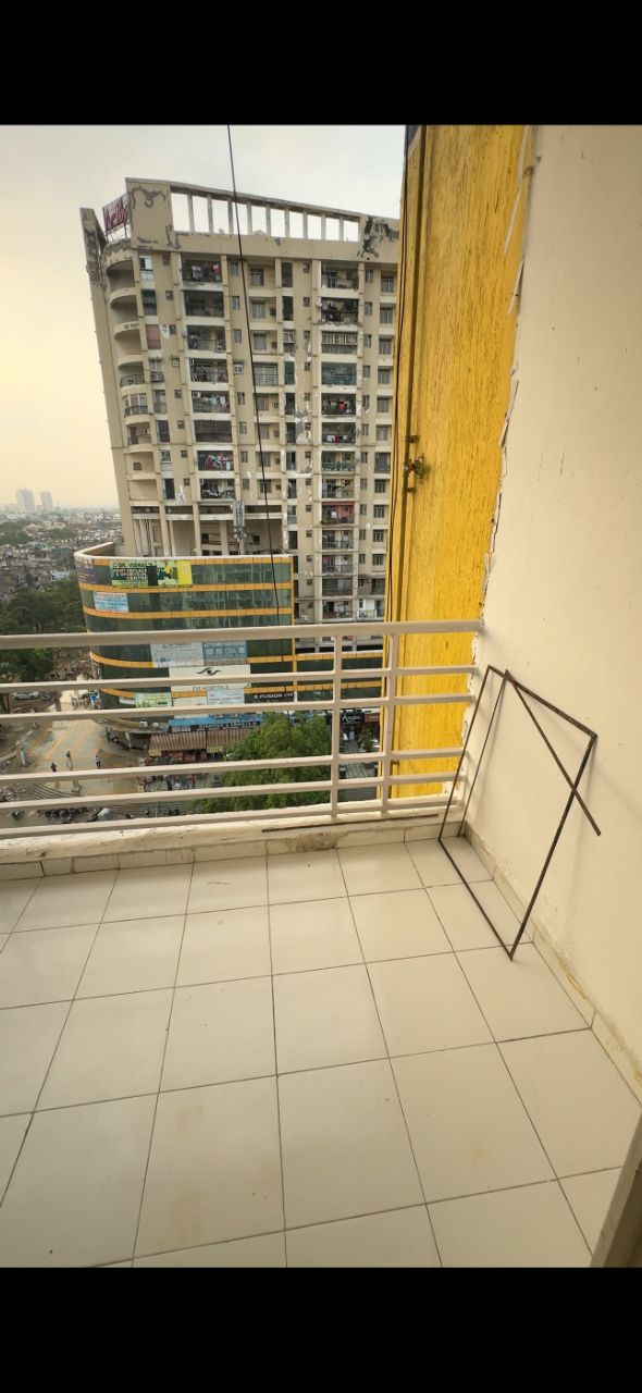 Mahagun Mansion Phase 1
9th floor
1615 sq ft
3bhk+Store
1.78CR view 2