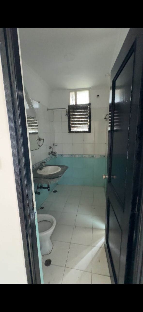 Mahagun Mansion Phase 2
Osimo 2 506
1990 sq ft
3bhk+Servant
2.38 CR view 5