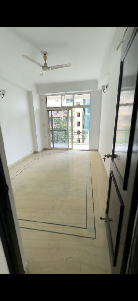 Mahagun Mansion Phase 2
Osimo 2 506
1990 sq ft
3bhk+Servant
2.38 CR view 9