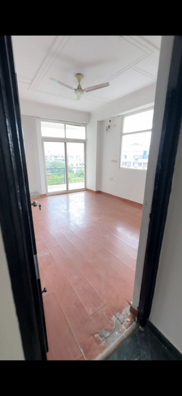 Mahagun Mansion Phase 2
Osimo 2 506
1990 sq ft
3bhk+Servant
2.38 CR view 8