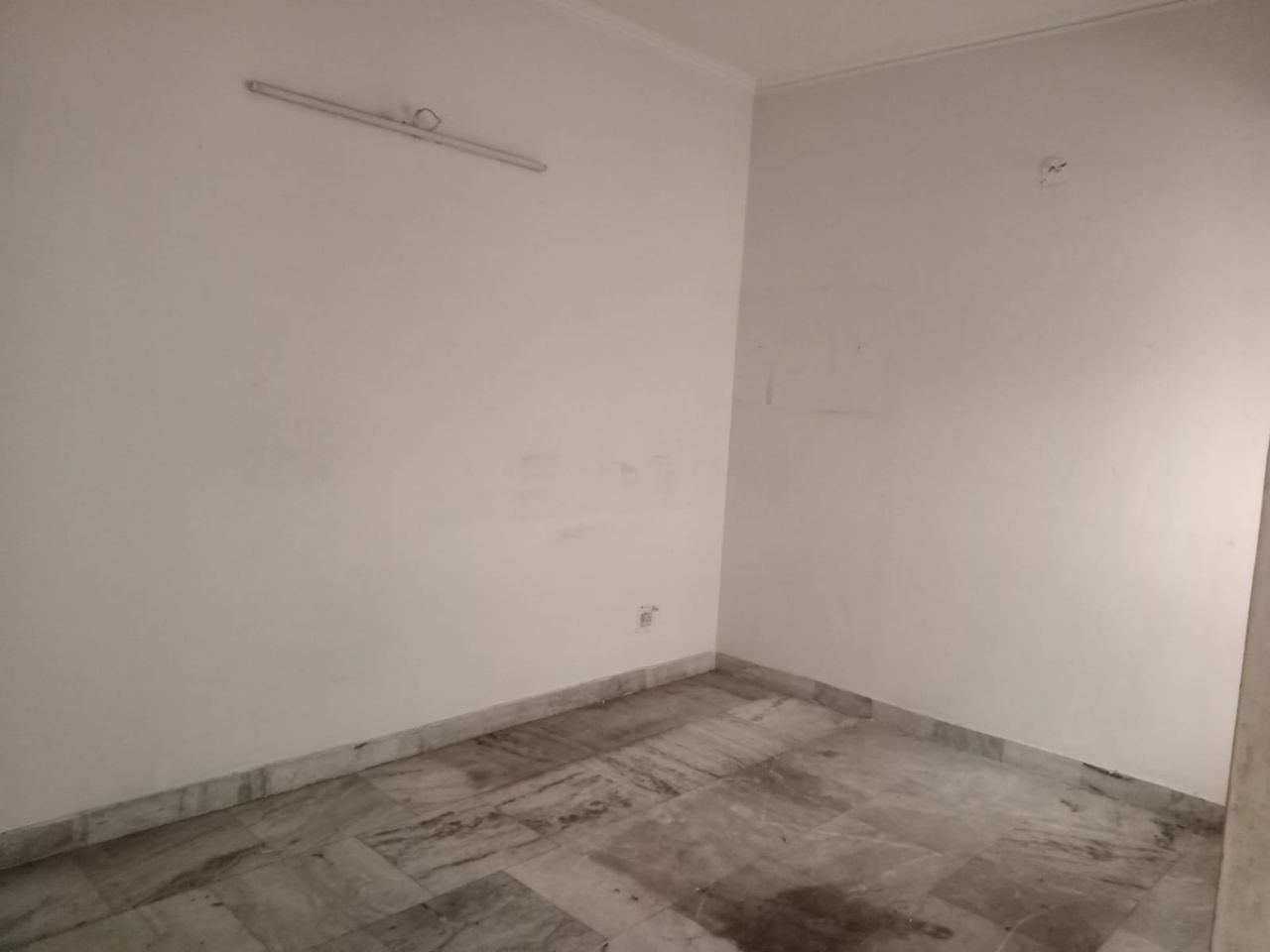 2BHK+2T
Size :960sqft
Floor:3rd
Unit no 350D
Demand 1.05cr view 7