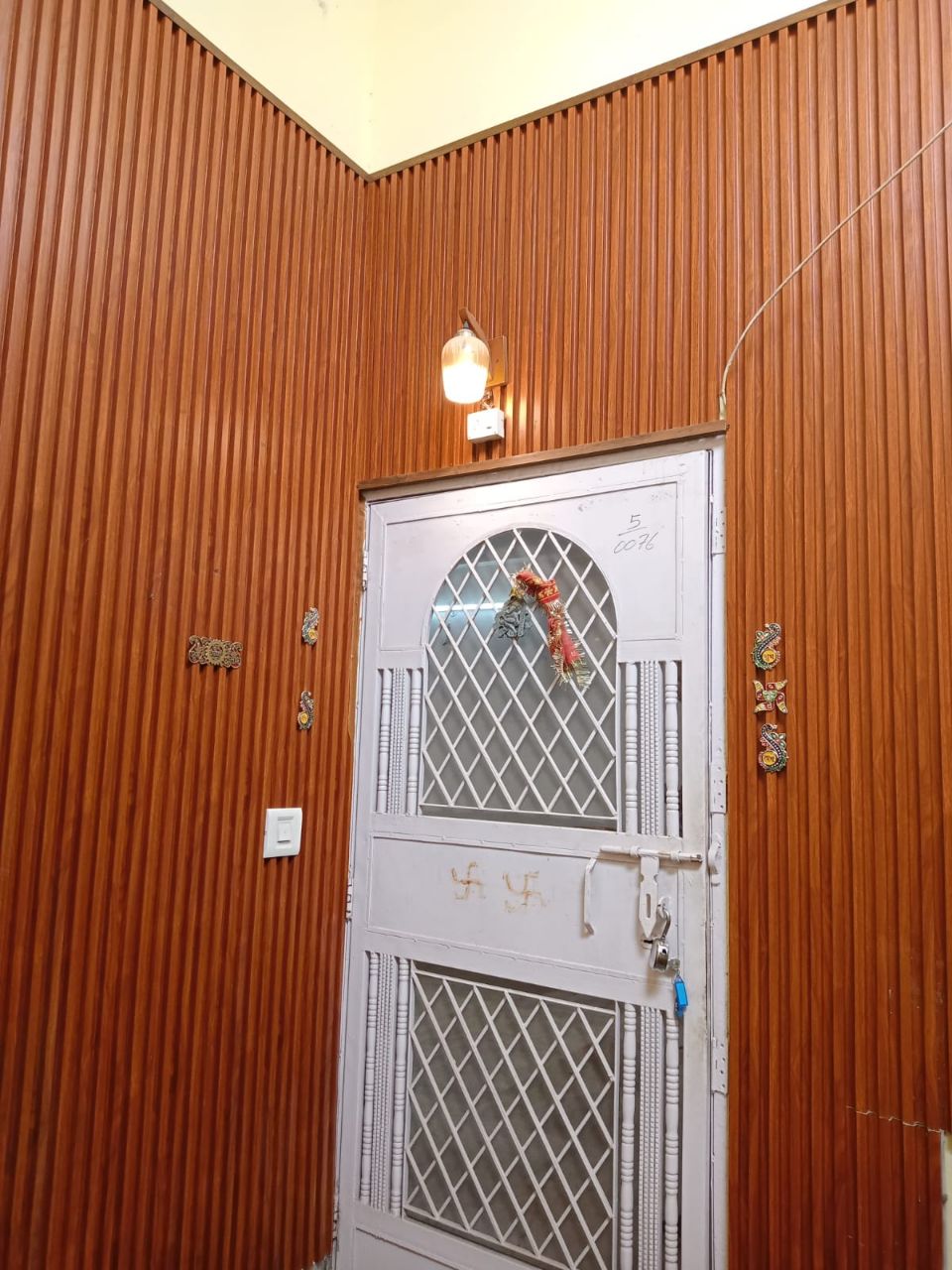 2BHK+2T
Size :960sqft
Floor:3rd
Unit no 350D
Demand 1.05cr view 3