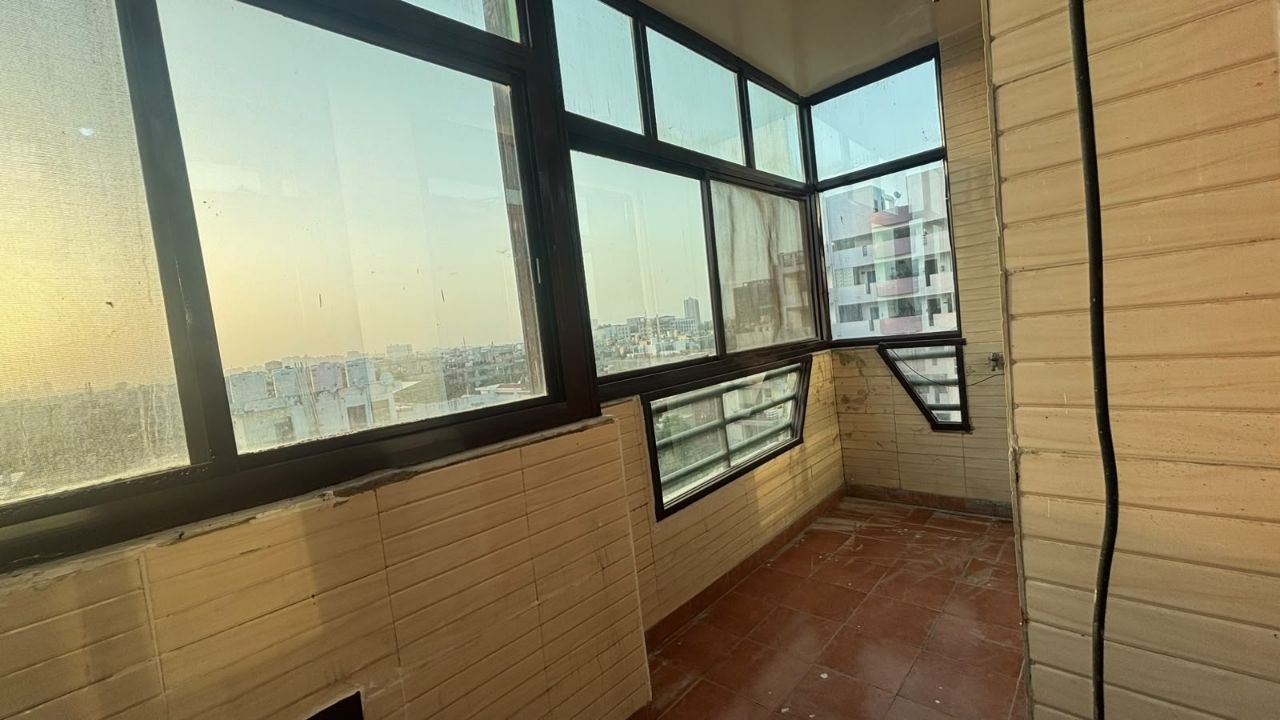 [16/10, 4:29 pm] Sharuk Malik House Eazy Ahinsha Khand 1: Shri Ram Residency 
3bhk+2toilet(1635sqft)with common terrace
6th floor
Entry - west
Exit - east
[16/10, 4:29 pm] Sharuk Malik House Eazy Ahinsha Khand 1: Demand - 1.66cr view 9