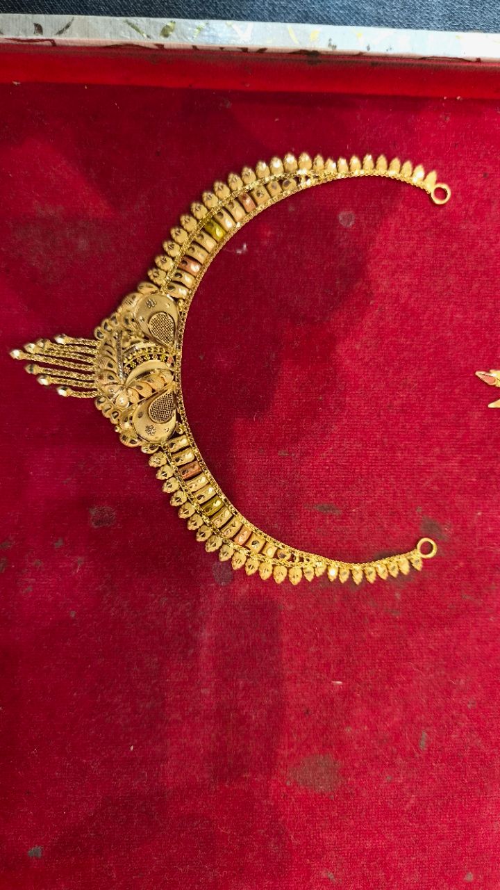 Traditional Gold Set view 2