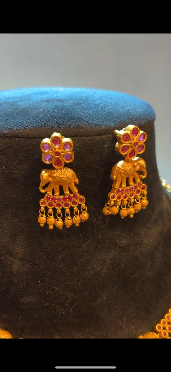 Elephant Motifs Temple Jewellery Set view 2