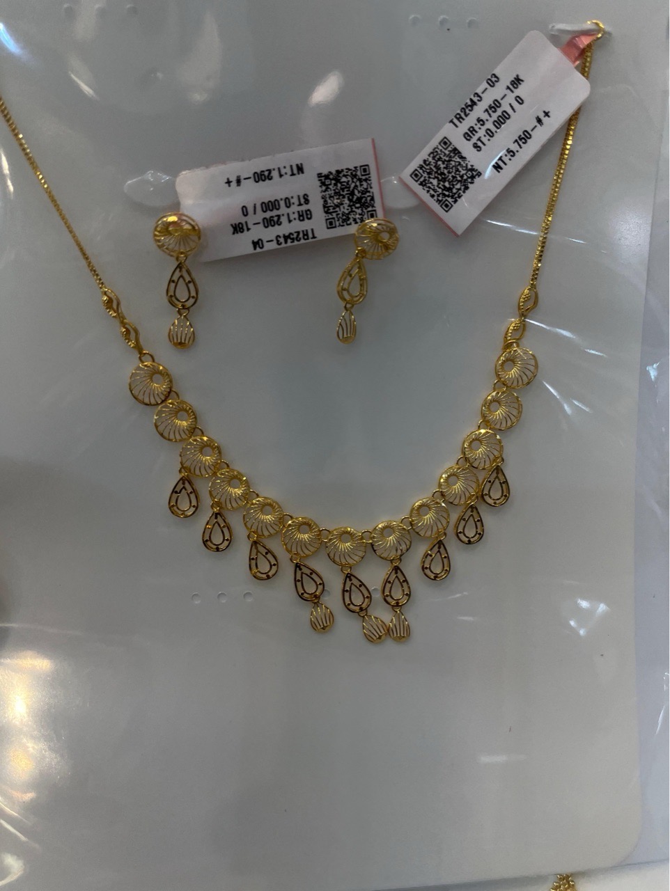 Light weight Necklace Set (18k) view 4