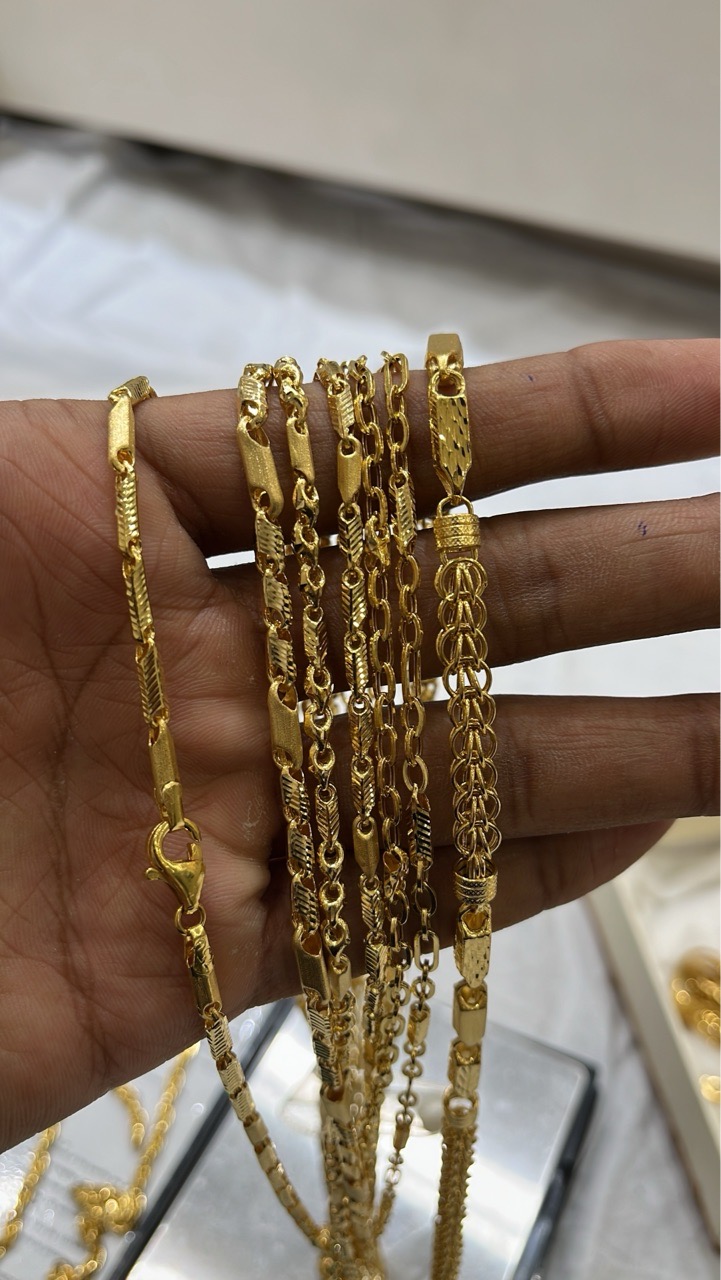 Gold Chain Lightweight but Heavy look view 3