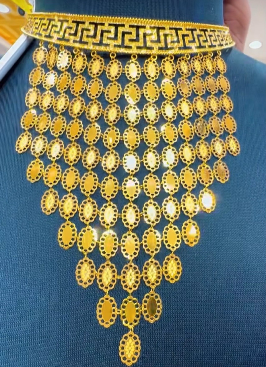 Gold Filigree Necklace view 2
