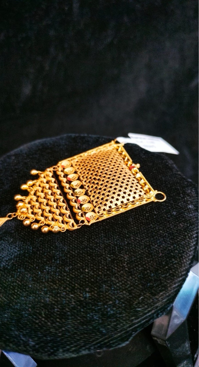 Double Kunda Locket Lightweight (18k) view 3