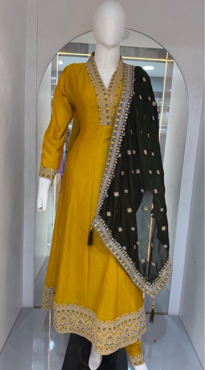 Yellow Kurta with Green Dupatta view 4