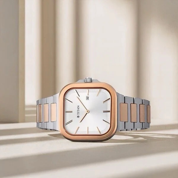 Titan Watch 90176KM01 view 3