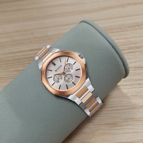 Titan Cronos Mens Watch 90198KM01 view 3