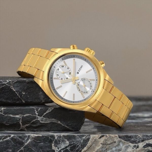 Titan Mens Chronograph Watch NT1733YM01 view 2