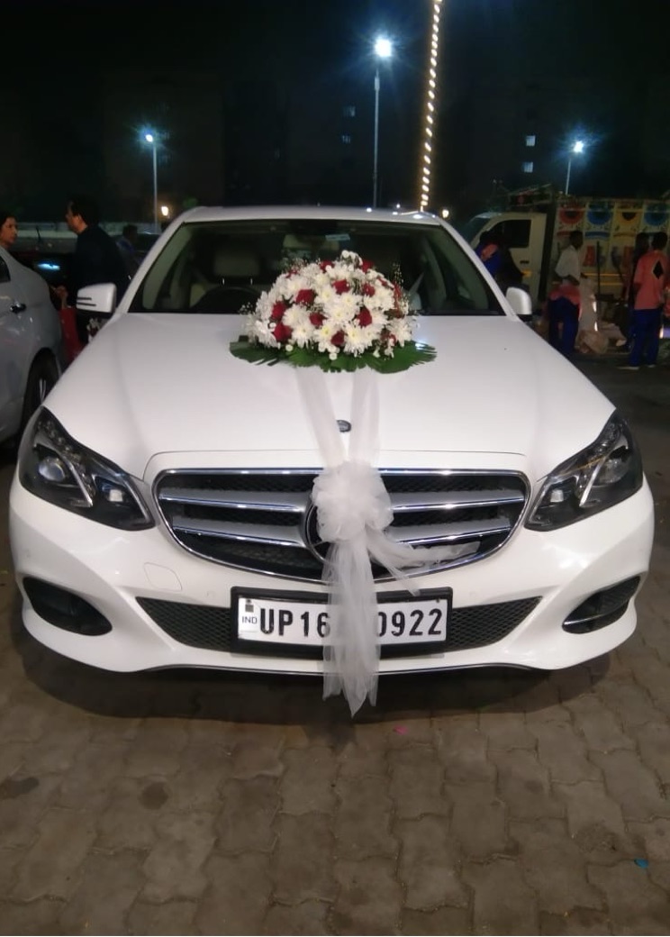 Luxury White Car (Mercedes-Benz) view 2