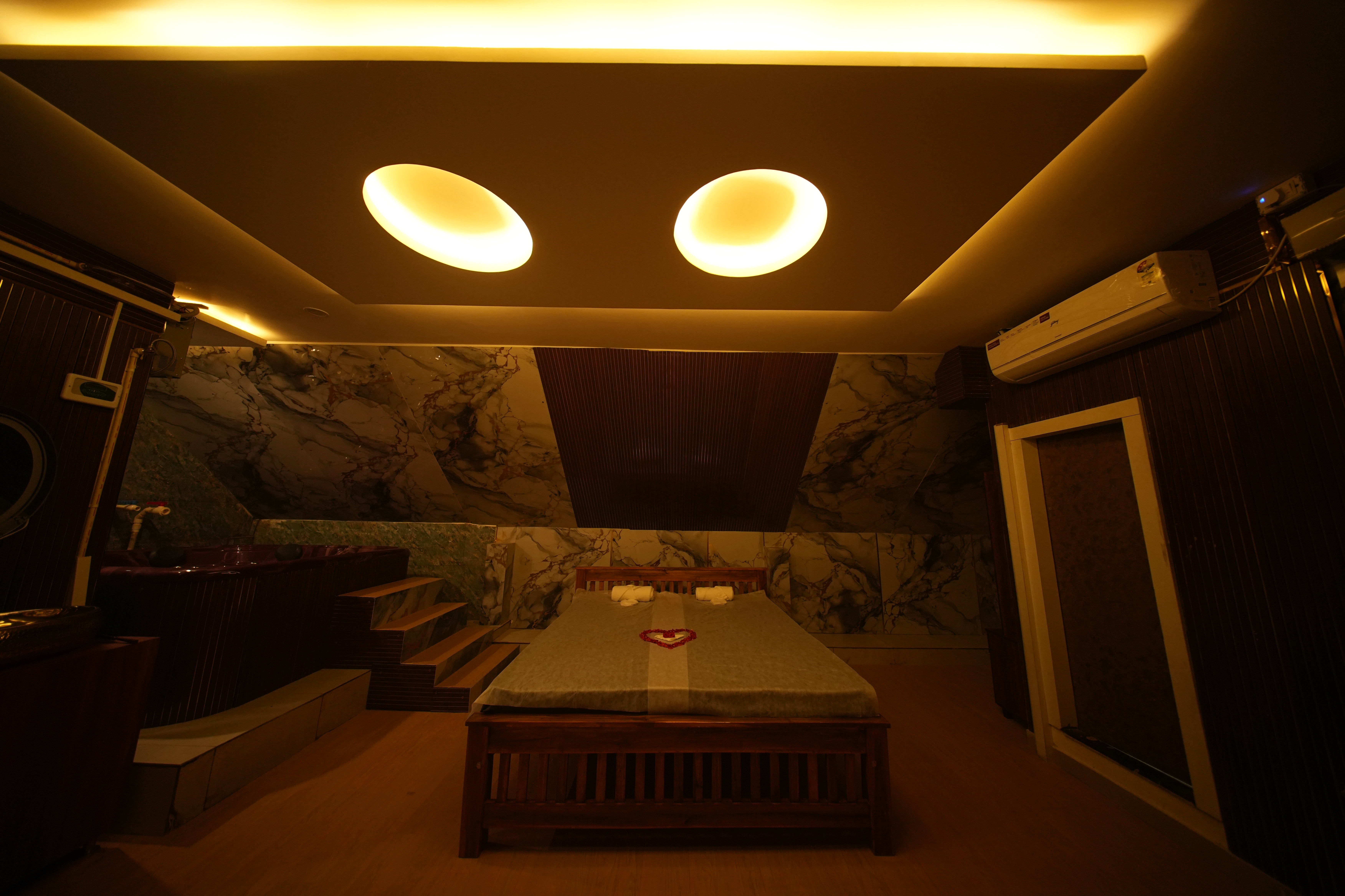 Luxurious Sauna Retreat view 3