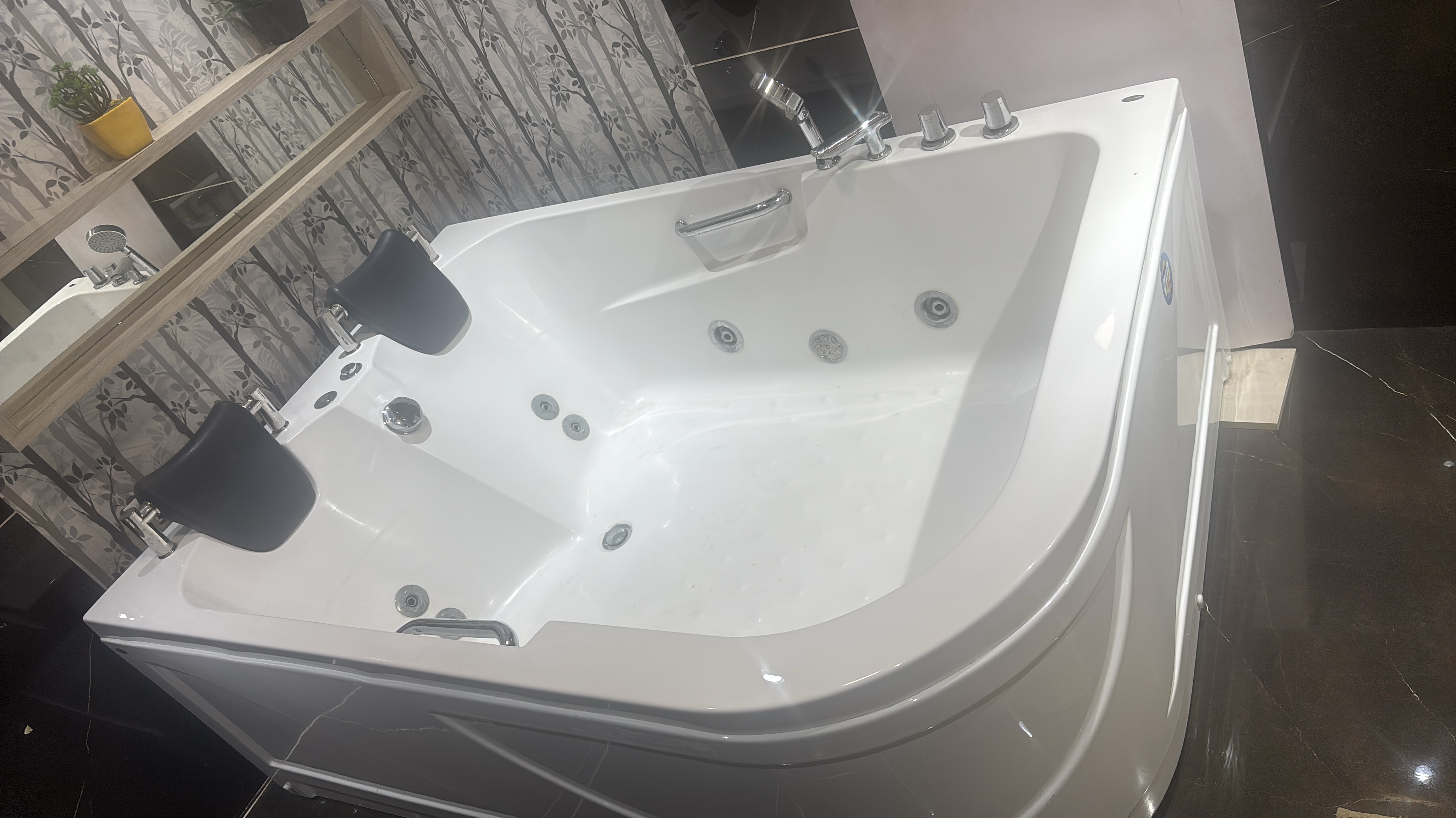 Luxury Whirlpool Bathtub view 2