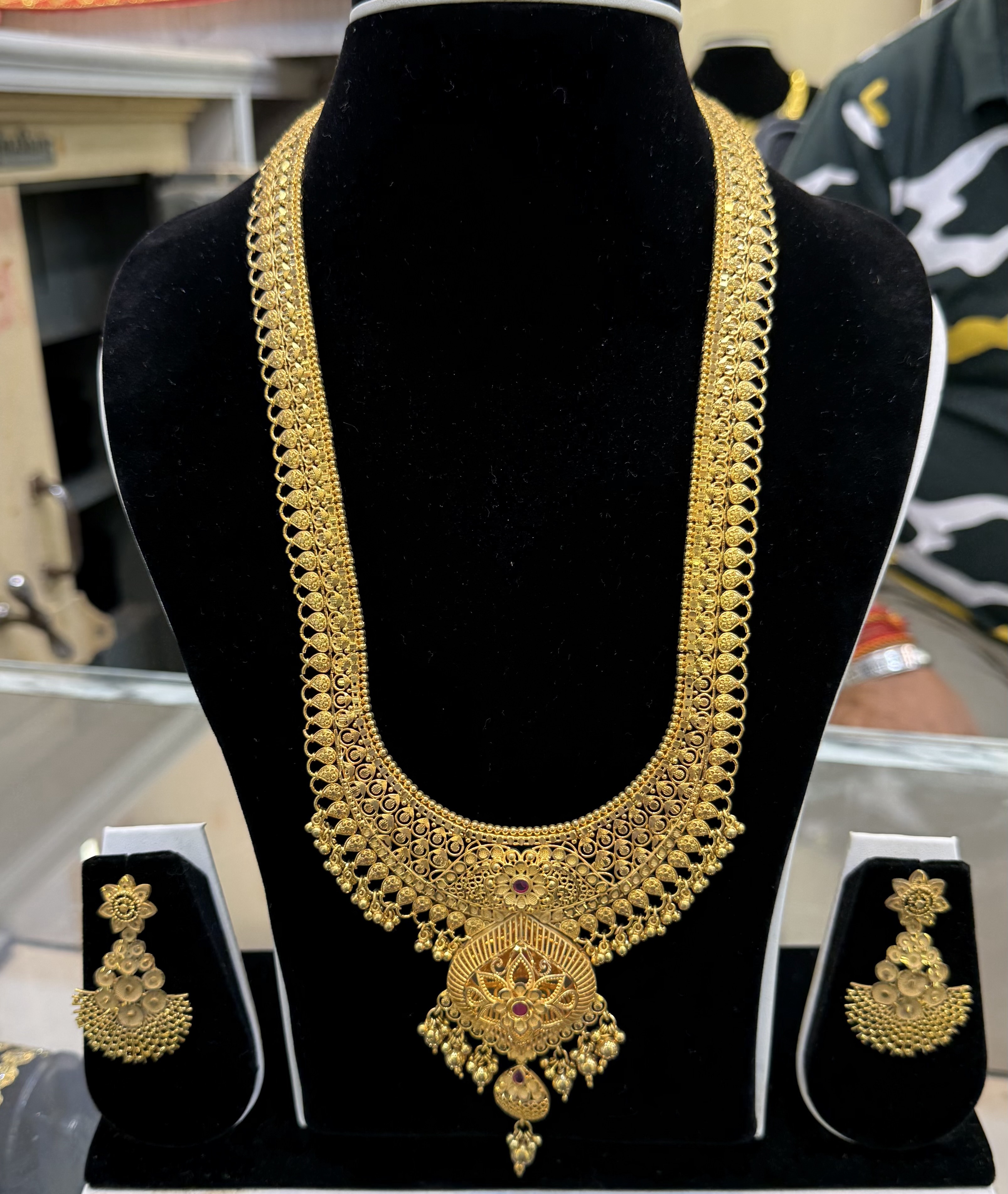 Exquisite Gold Plated Necklace Set view 2