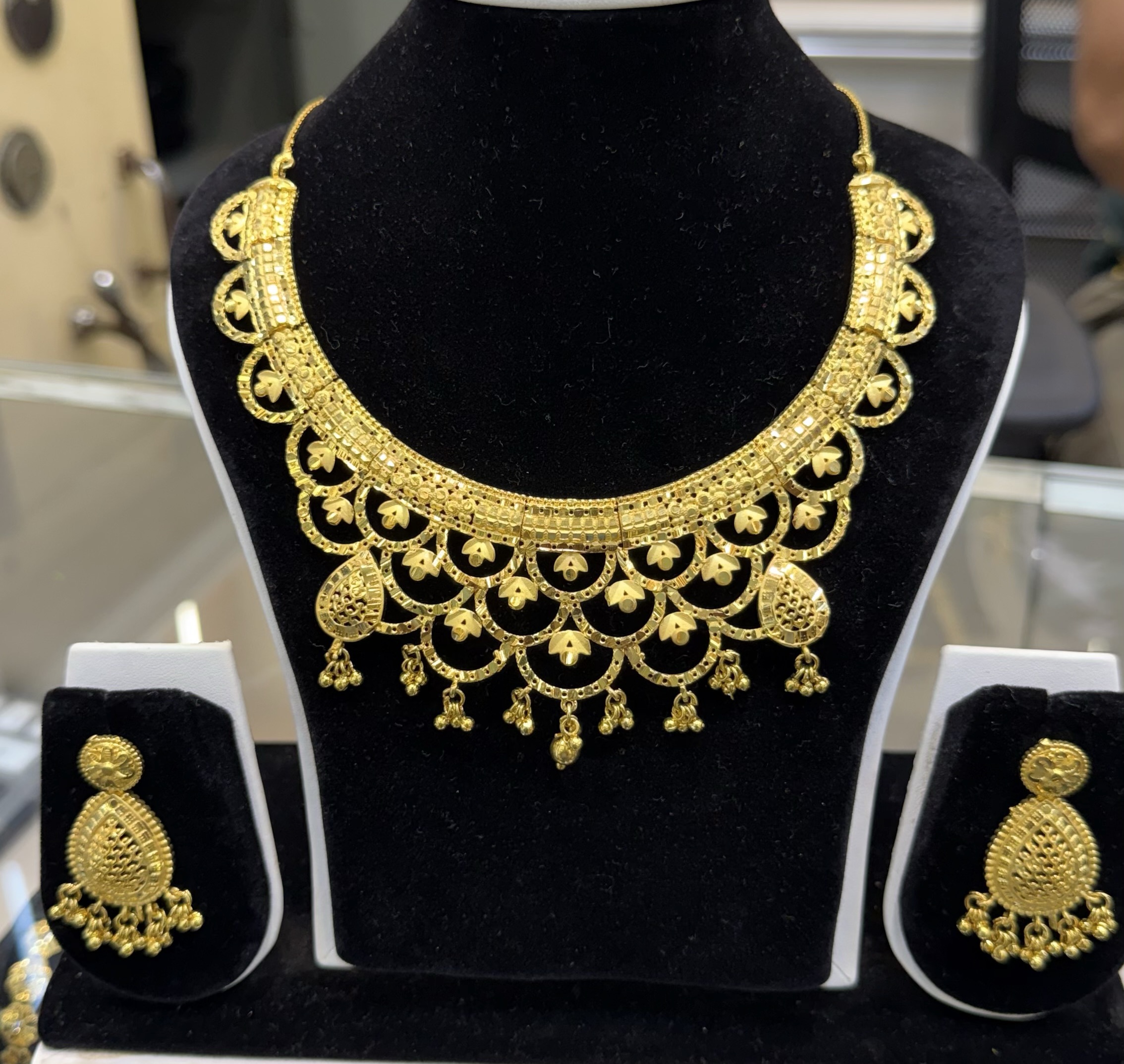 Traditional Gold Plated Necklace With Earrings view 2