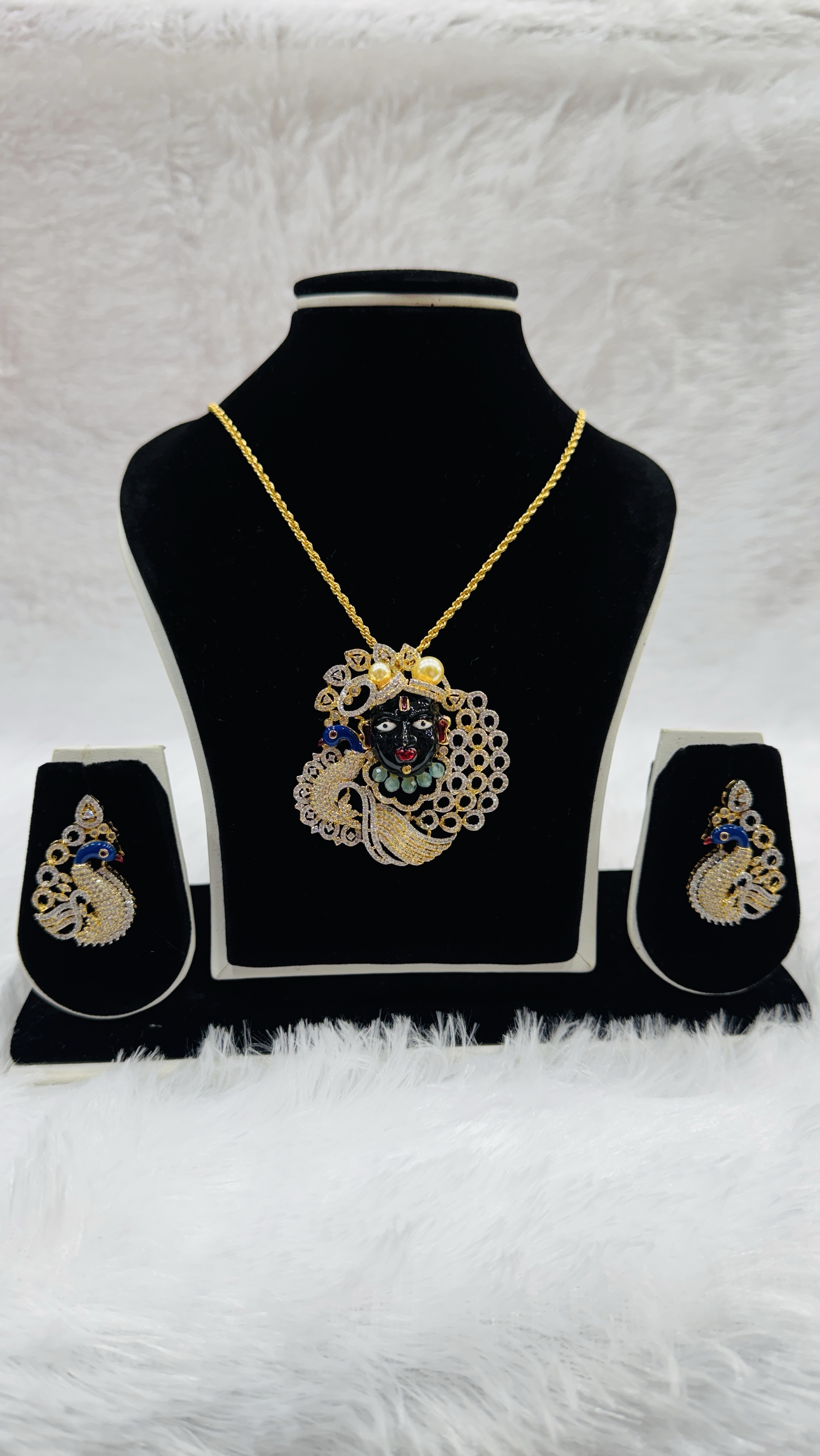 Divine Peacock Jewelry Set view 2
