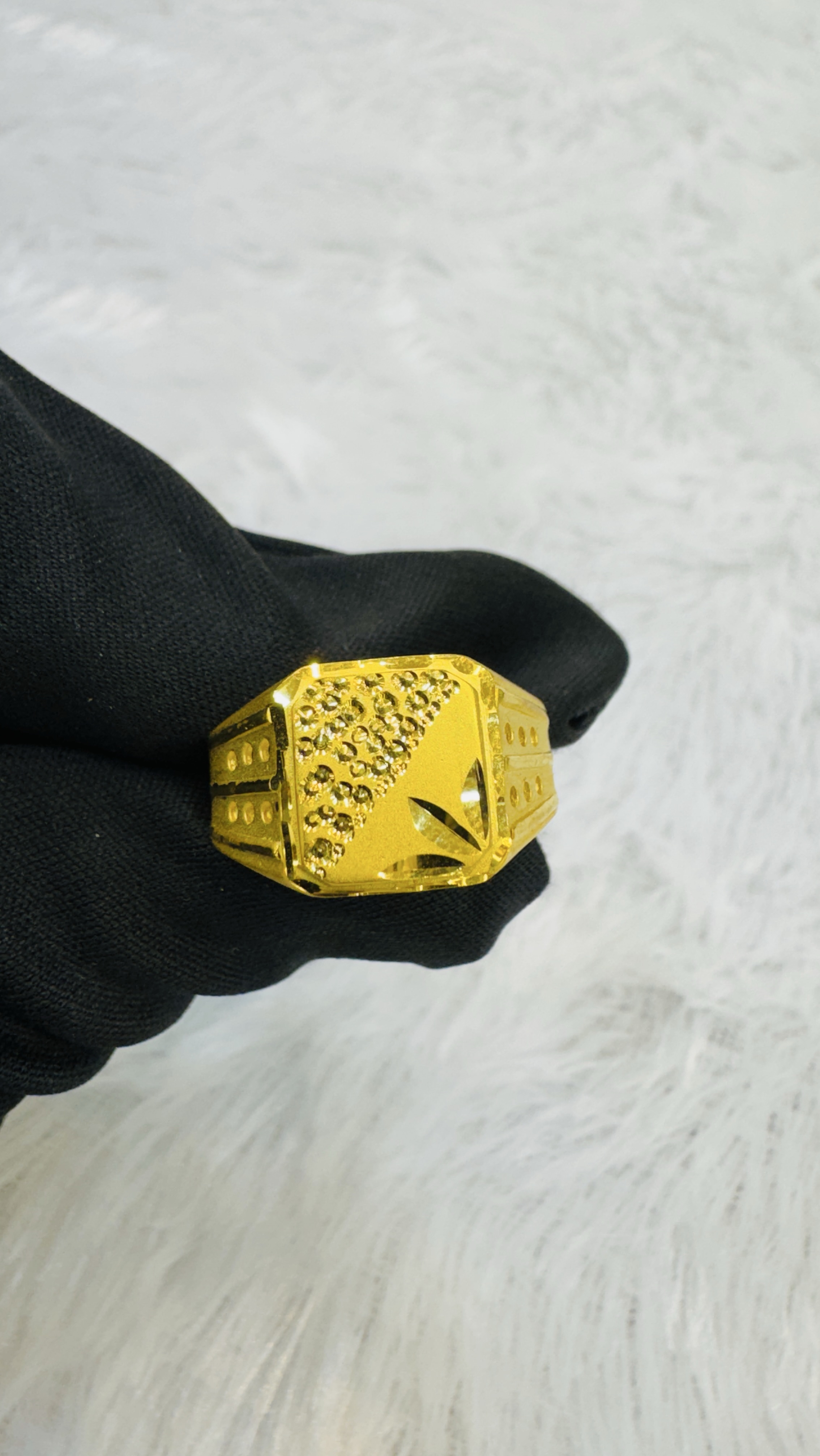 Plain Gold Gents Ring view 2