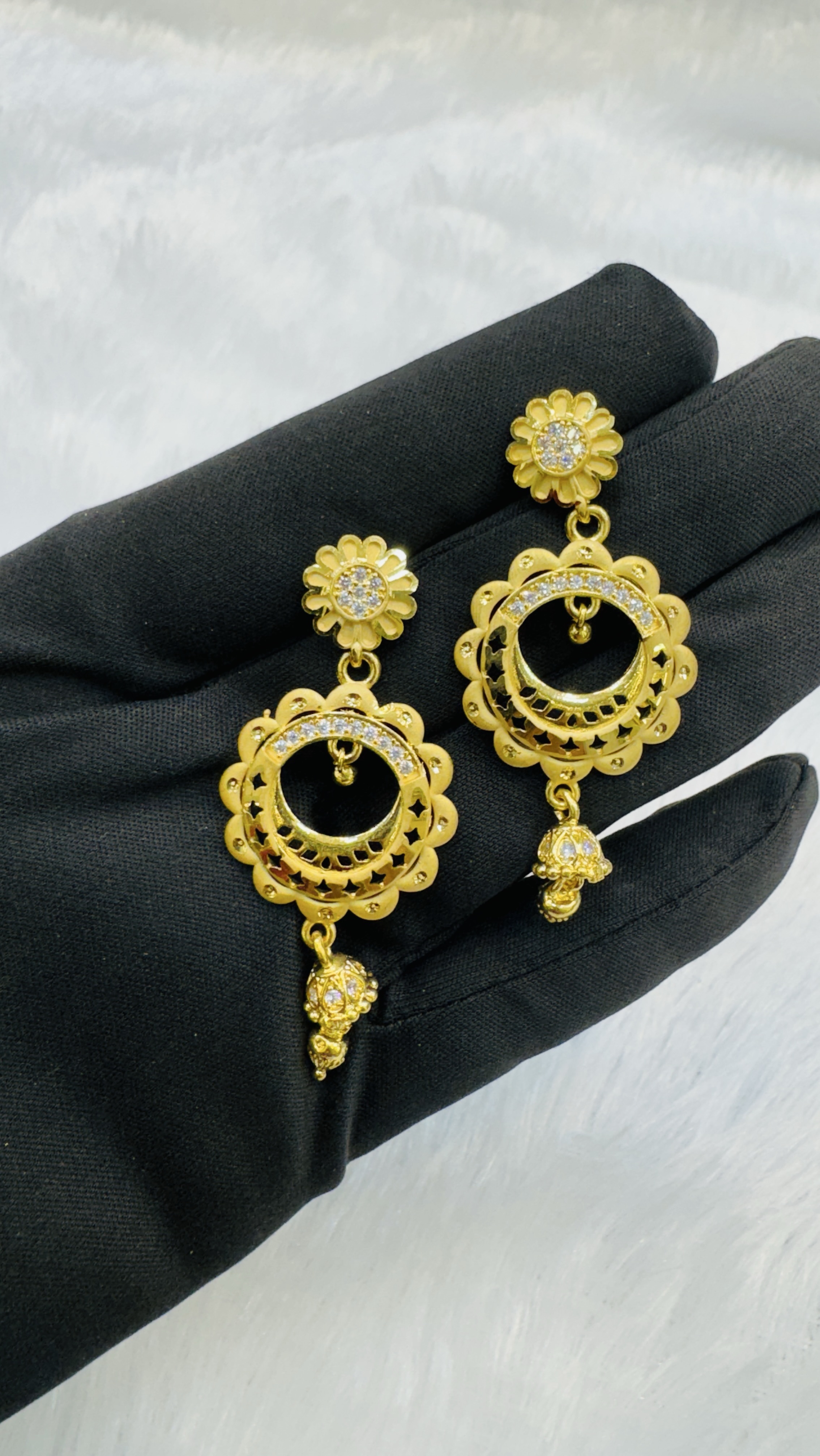 Elegant Gold Earrings view 2
