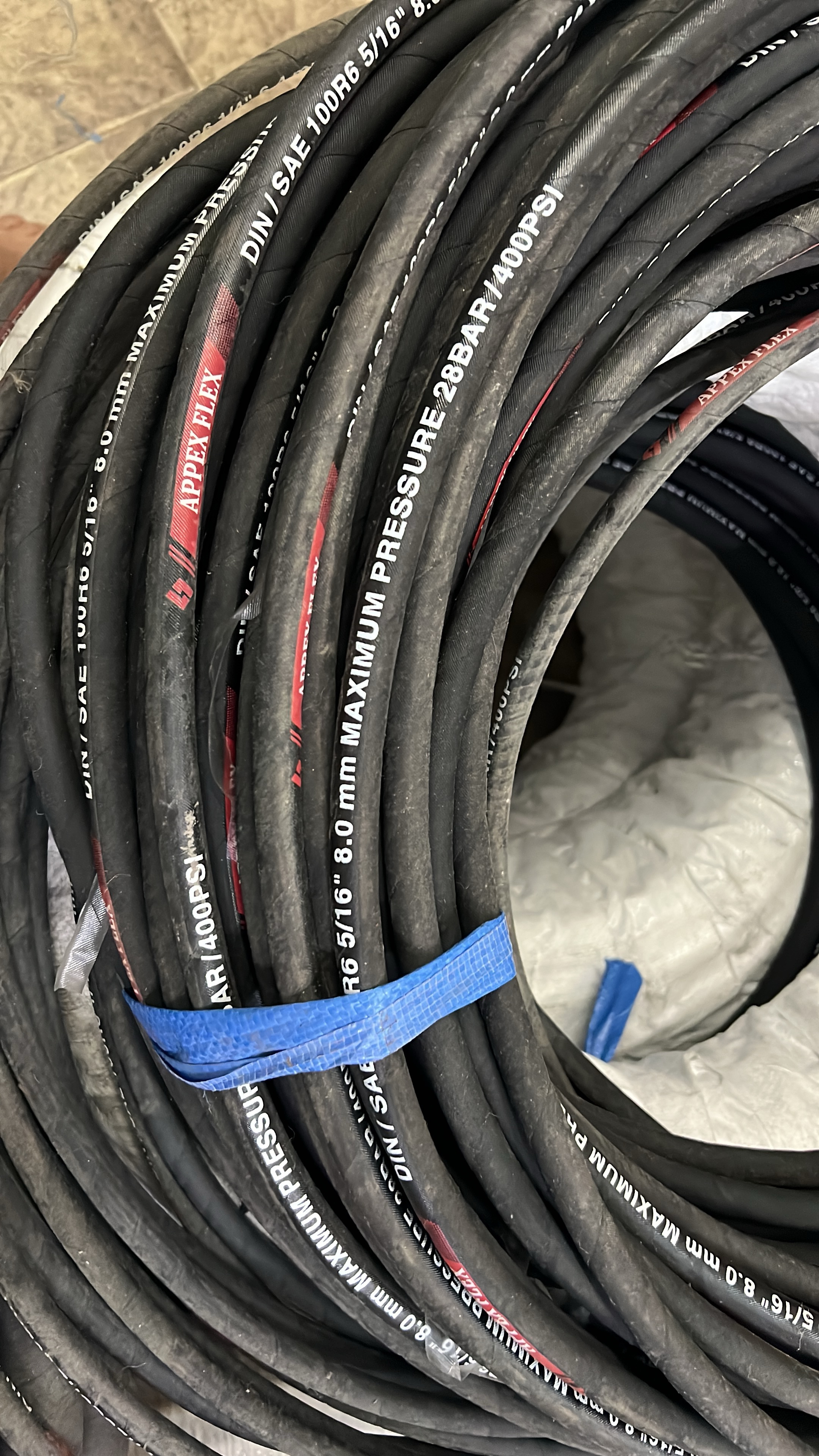 Apex Flex DIN/SAE 100R6 Hose view 2