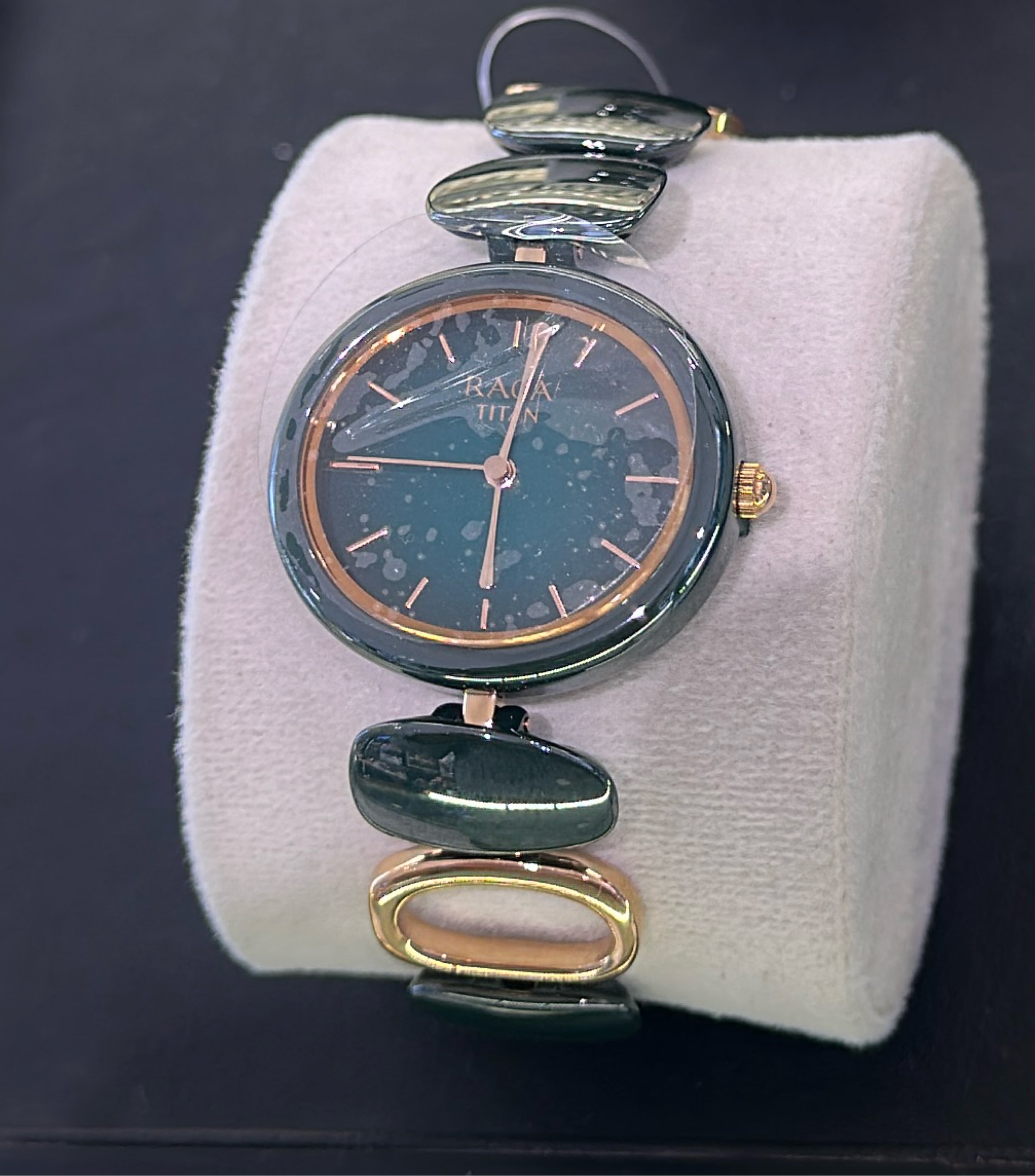Titan Raga NS95146KD02 view 3