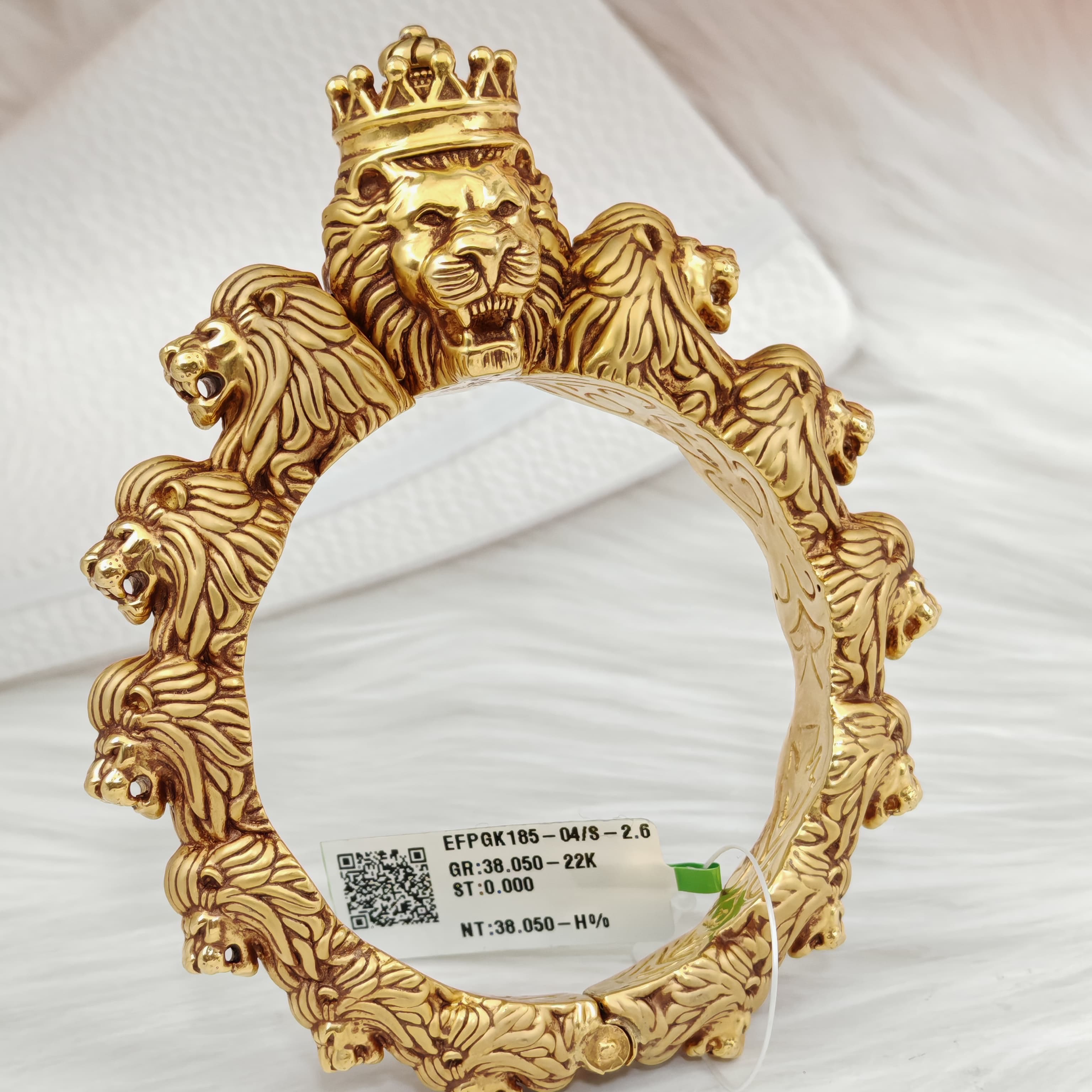 Lion Head Gold Bracelet view 2