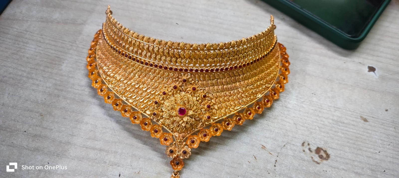 Traditional Gold Choker1 view 2