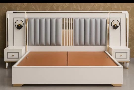 Elegant Queen Bed Set view 2
