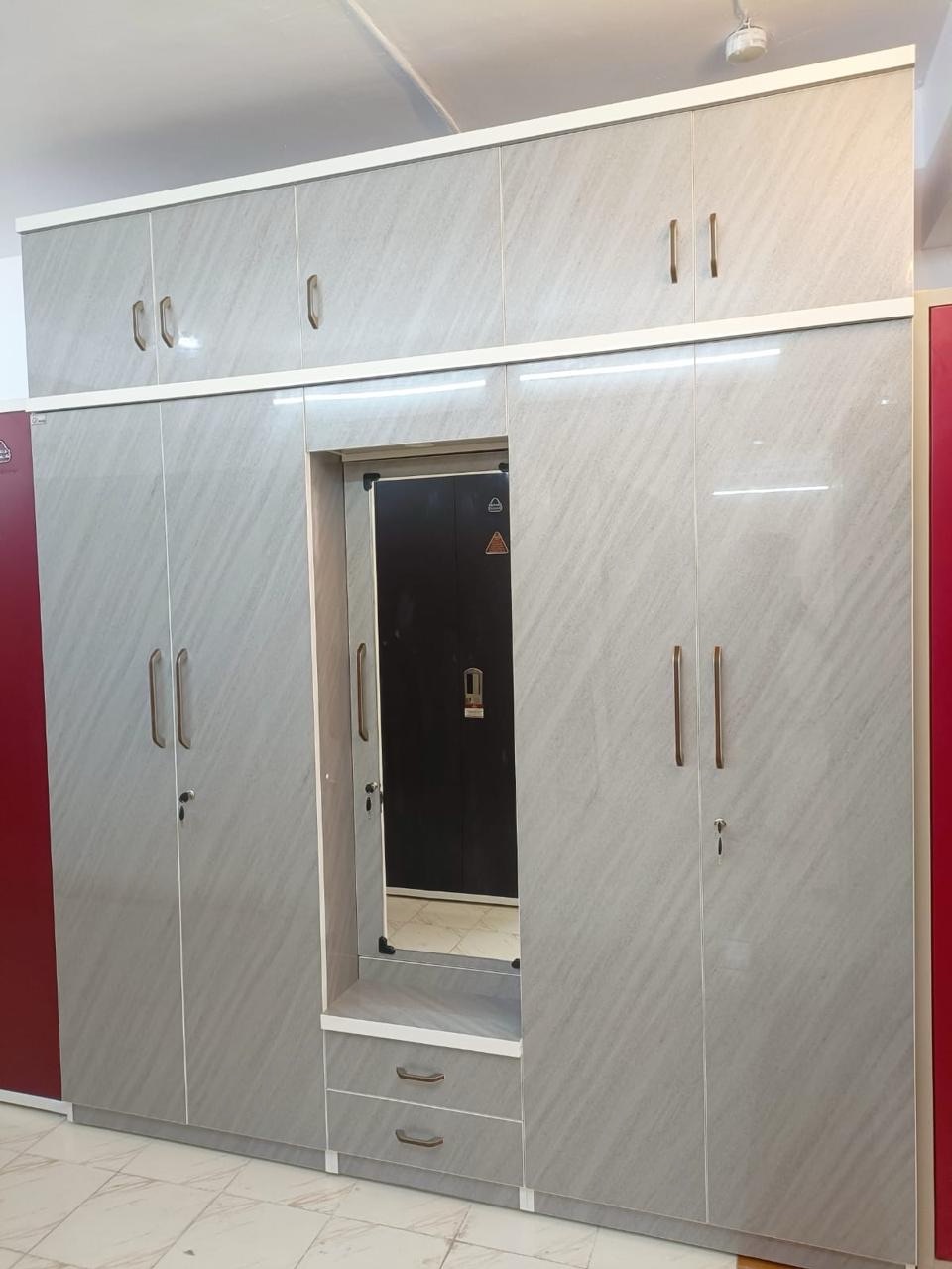 Elegant Modern Wardrobe 8x8 Ft Uv view 2