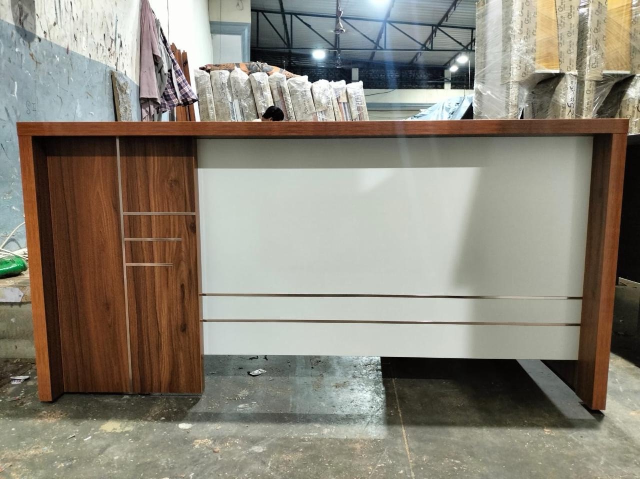 Modern Office Desk 5x2.5 Ft view 2