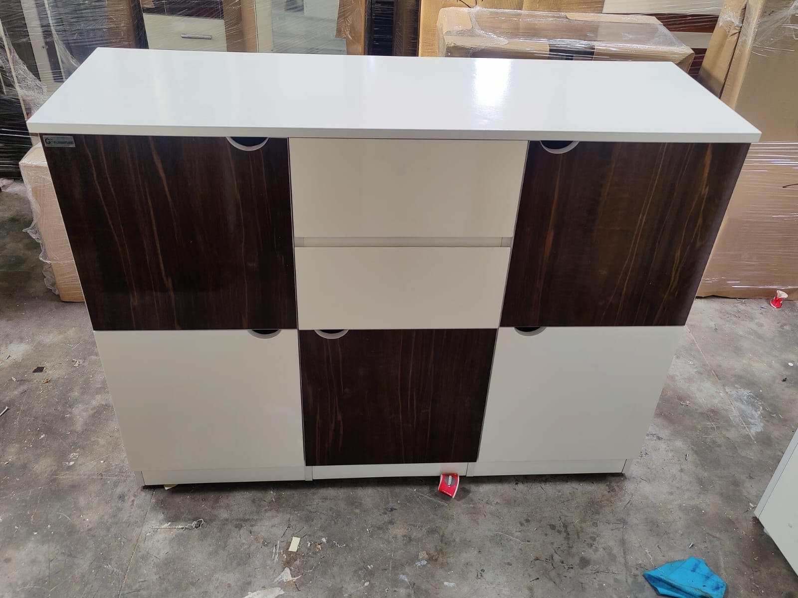 Stylish Storage Cabinet 4x3 view 2