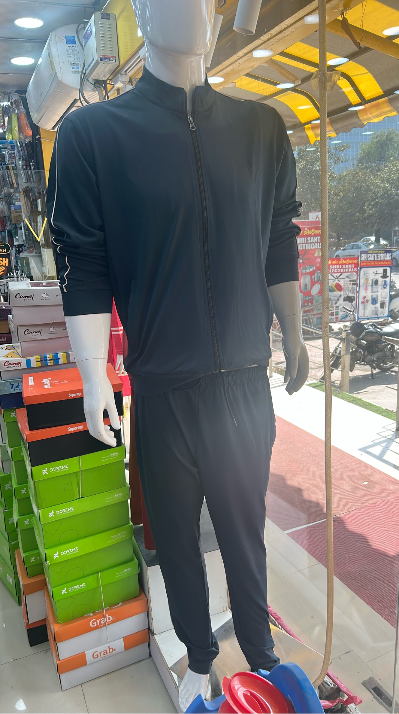 Doreme Tracksuit view 2