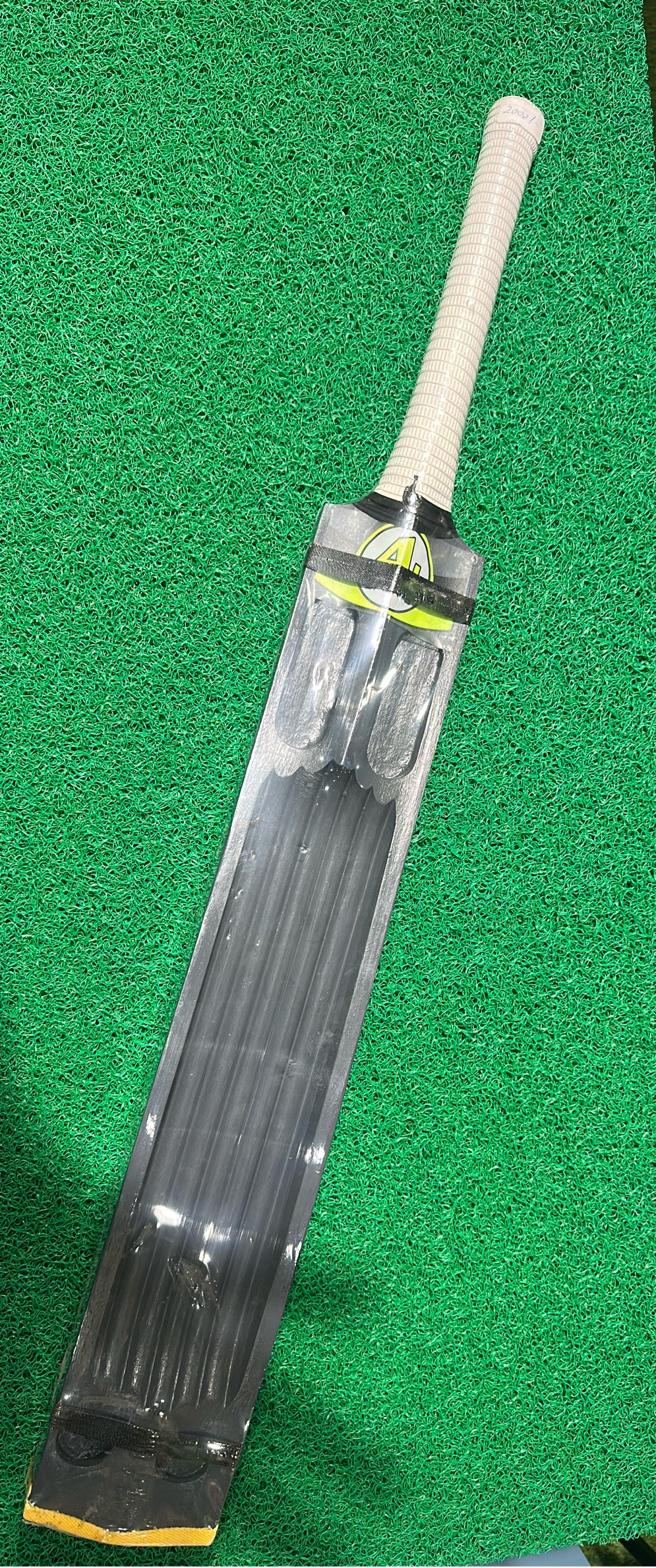 Cricket Bat tennis hard view 2