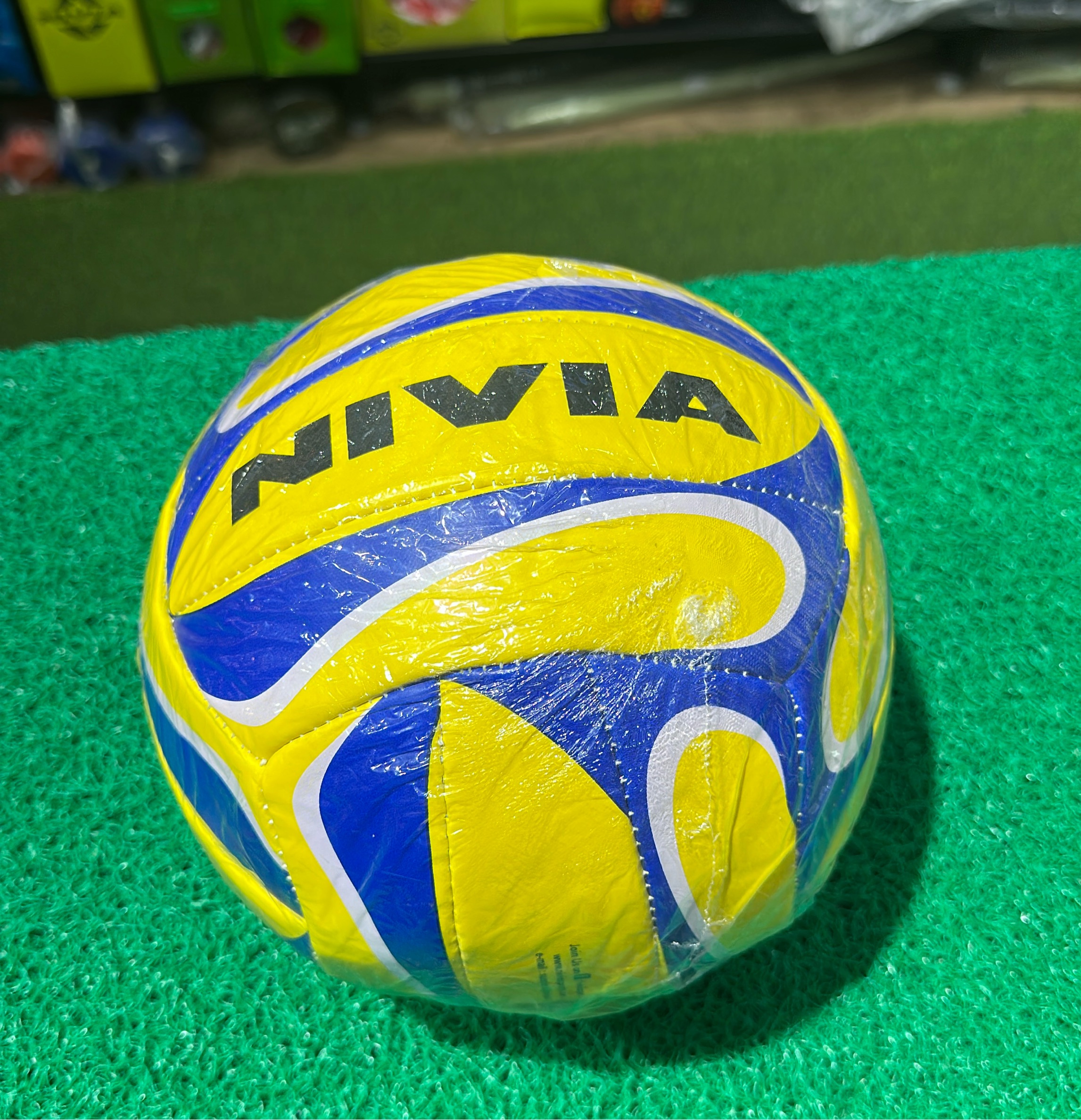 Nivia Trainer Volleyball view 2