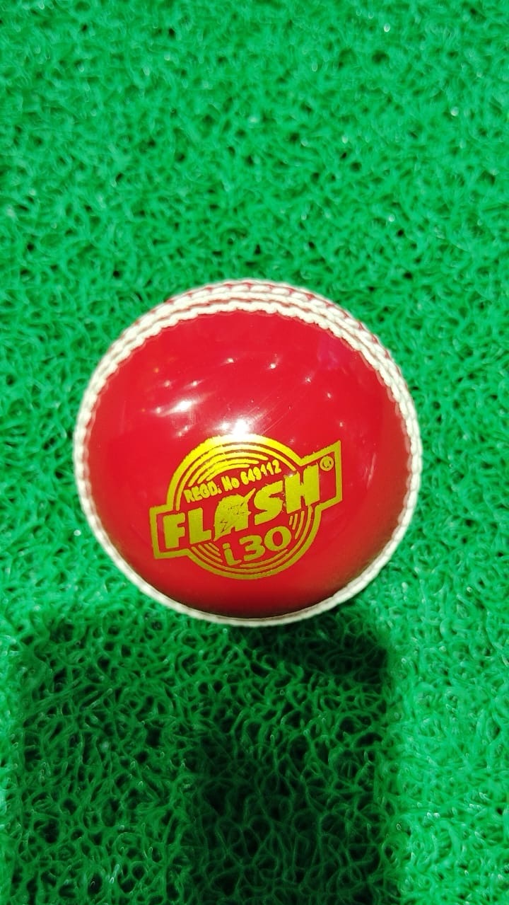 Flash Cricket Ball I30 red and white view 2