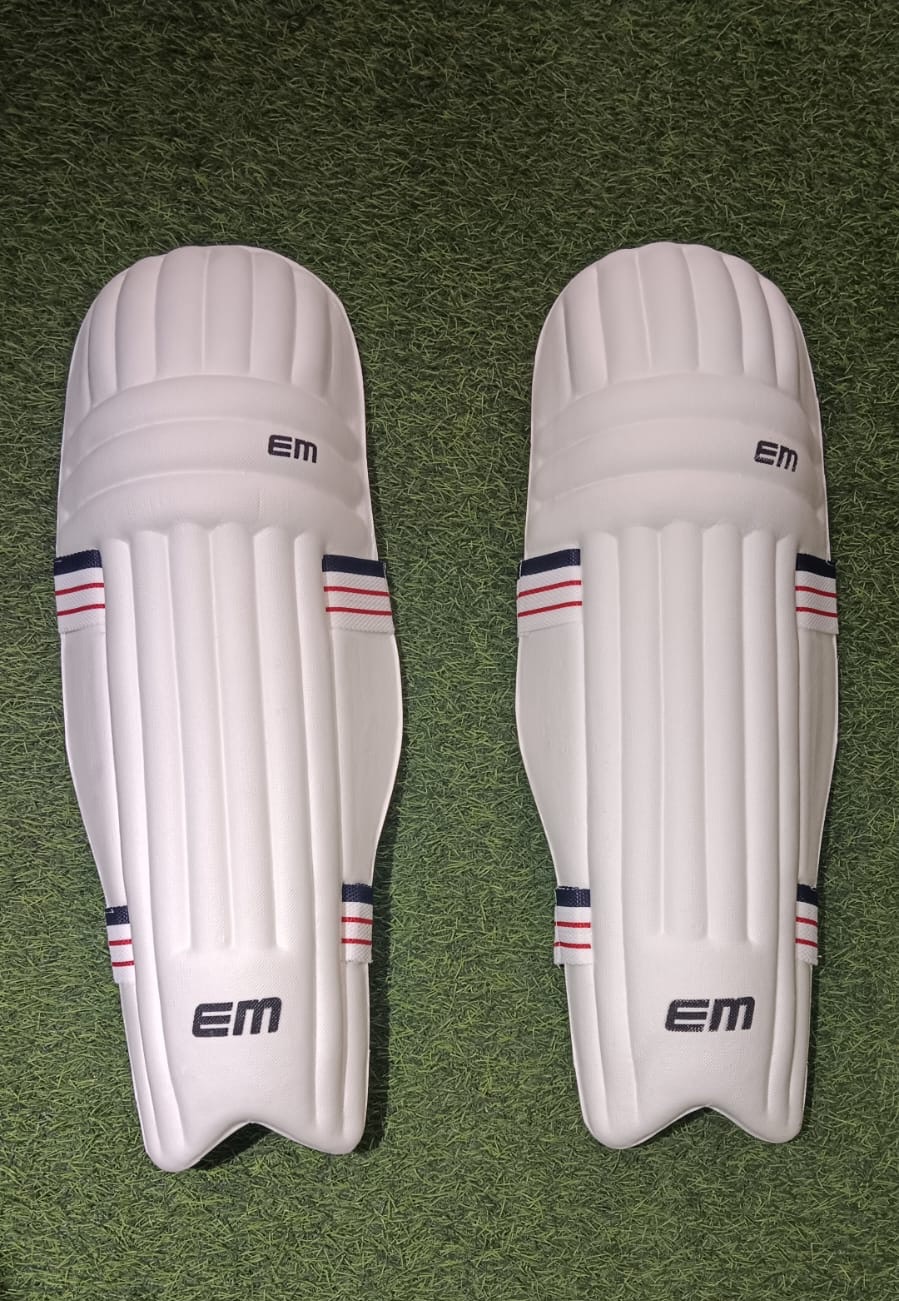 EM aerolite Cricket Pads view 2
