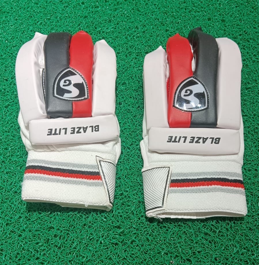 Sg Blaze Lite Cricket Gloves view 2