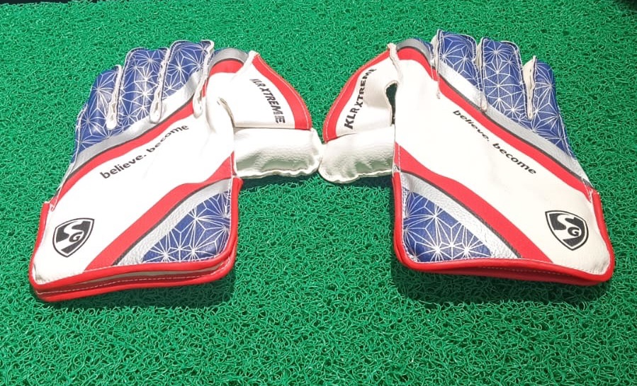 SG KLR Xtreme Wicketkeeping Gloves view 2