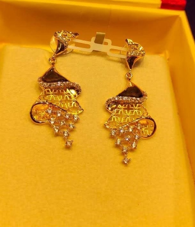 Elegant designed Gold Earrings view 2