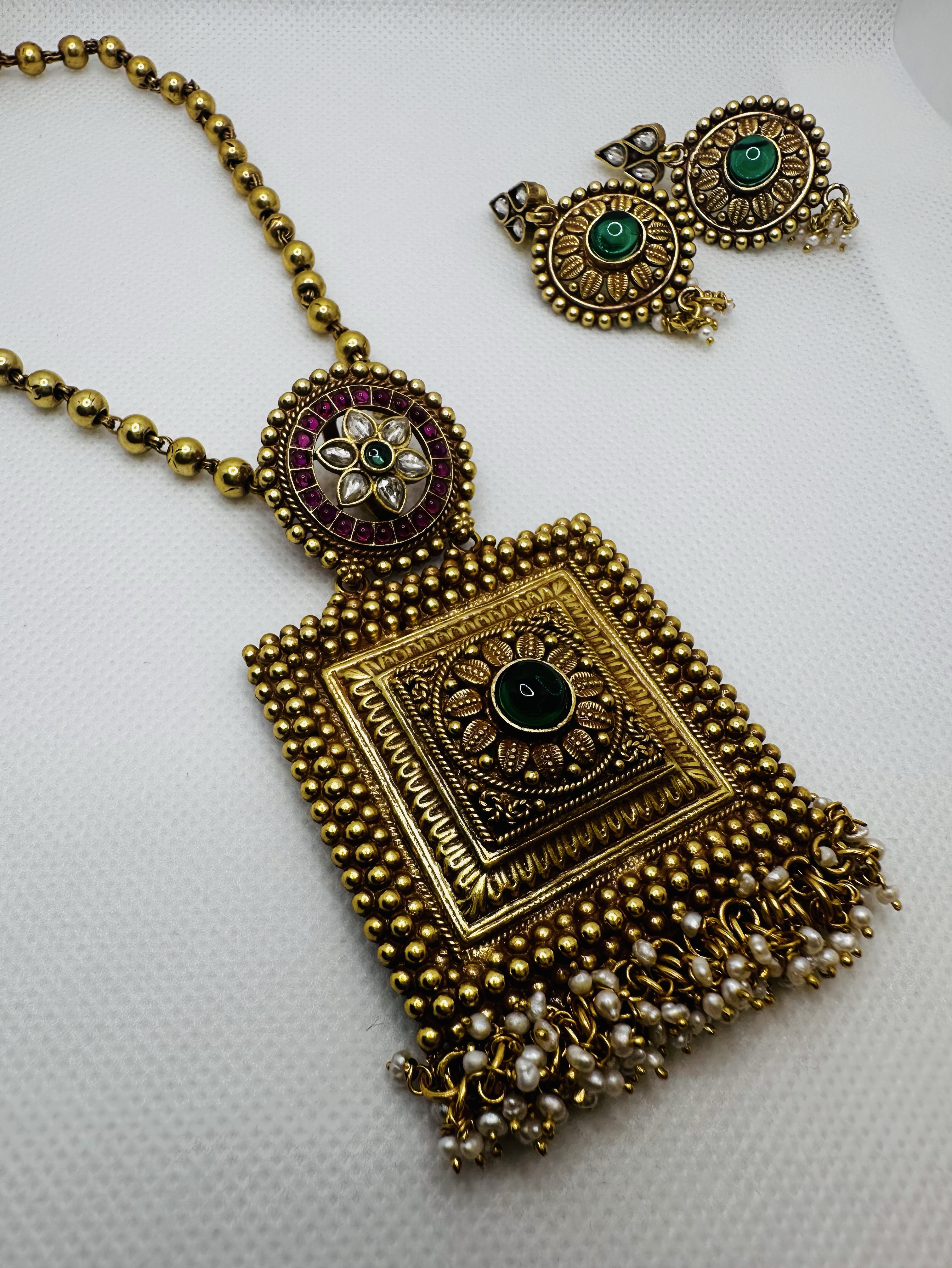 Temple Jewellery Necklace Set view 2