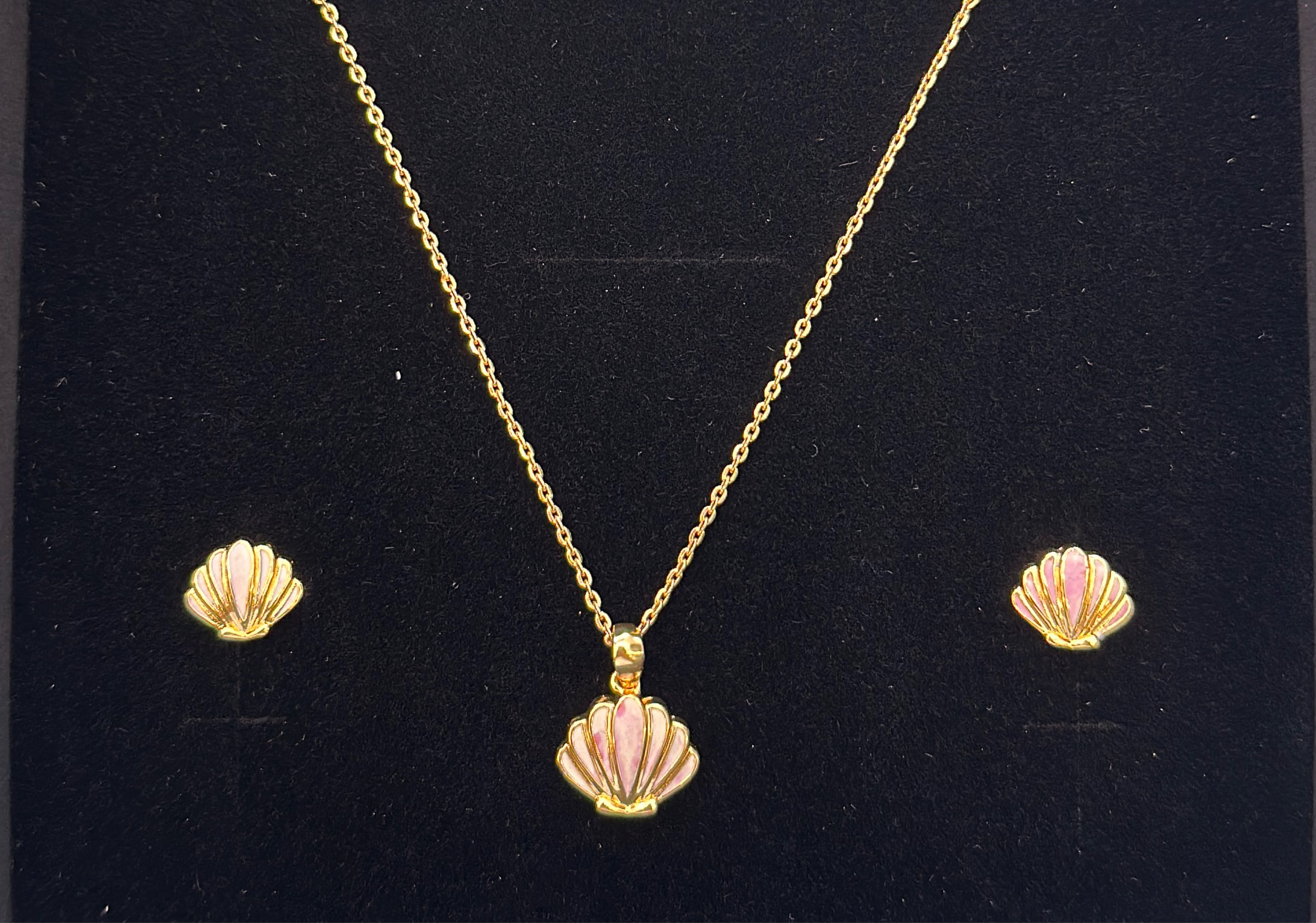 Shell Pendant Set In Gold Tone view 4