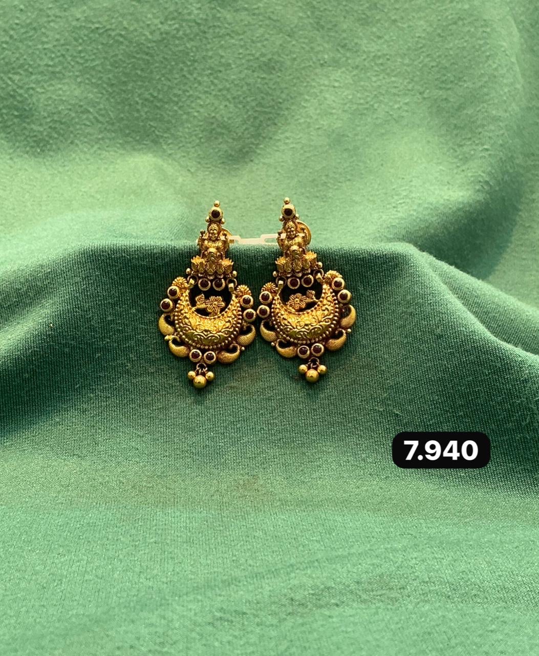 Antique Gold Earrings view 8
