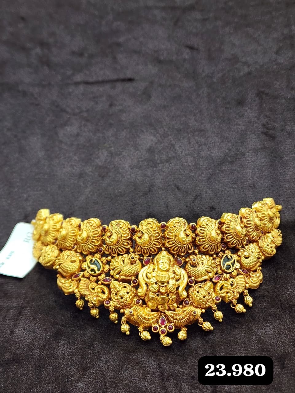 Antique Gold Chowker view 4