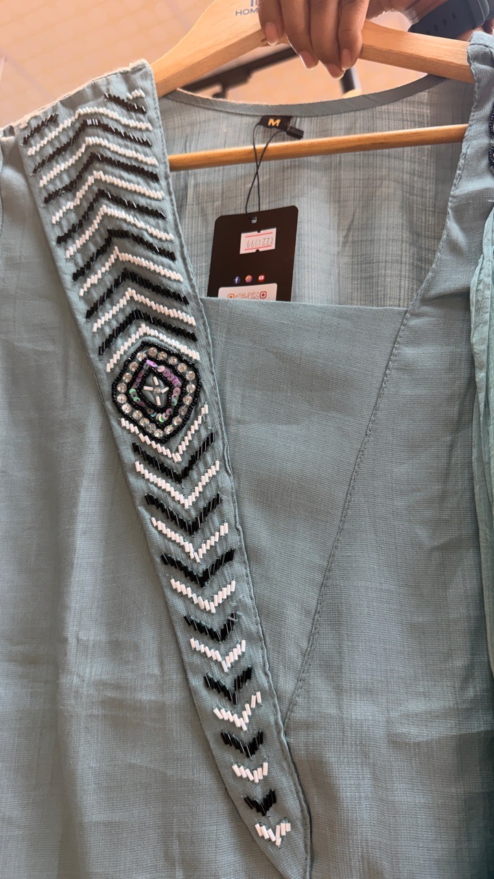 Embellished Cord Set by Sabhya Paridhaan view 2