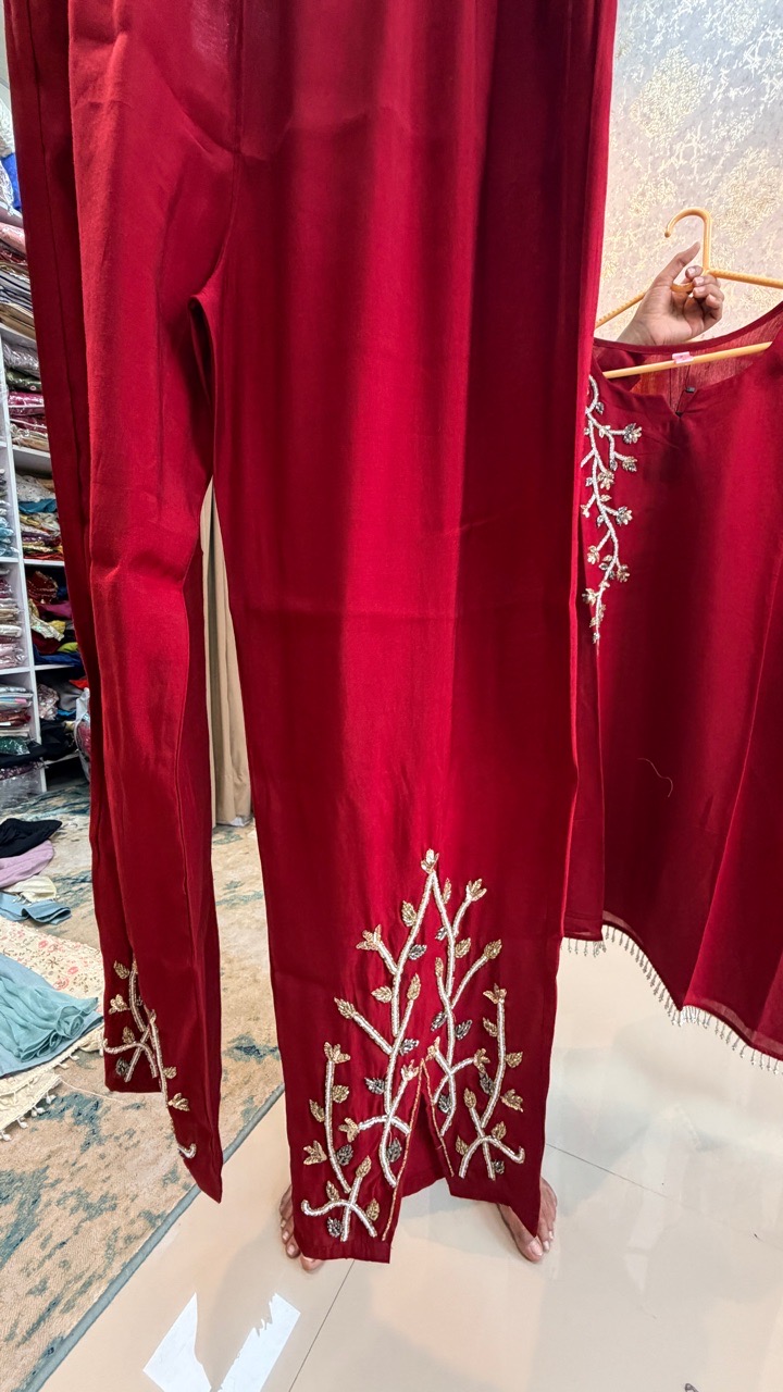 Embroidered Set by Sabhya Paridhaan view 3
