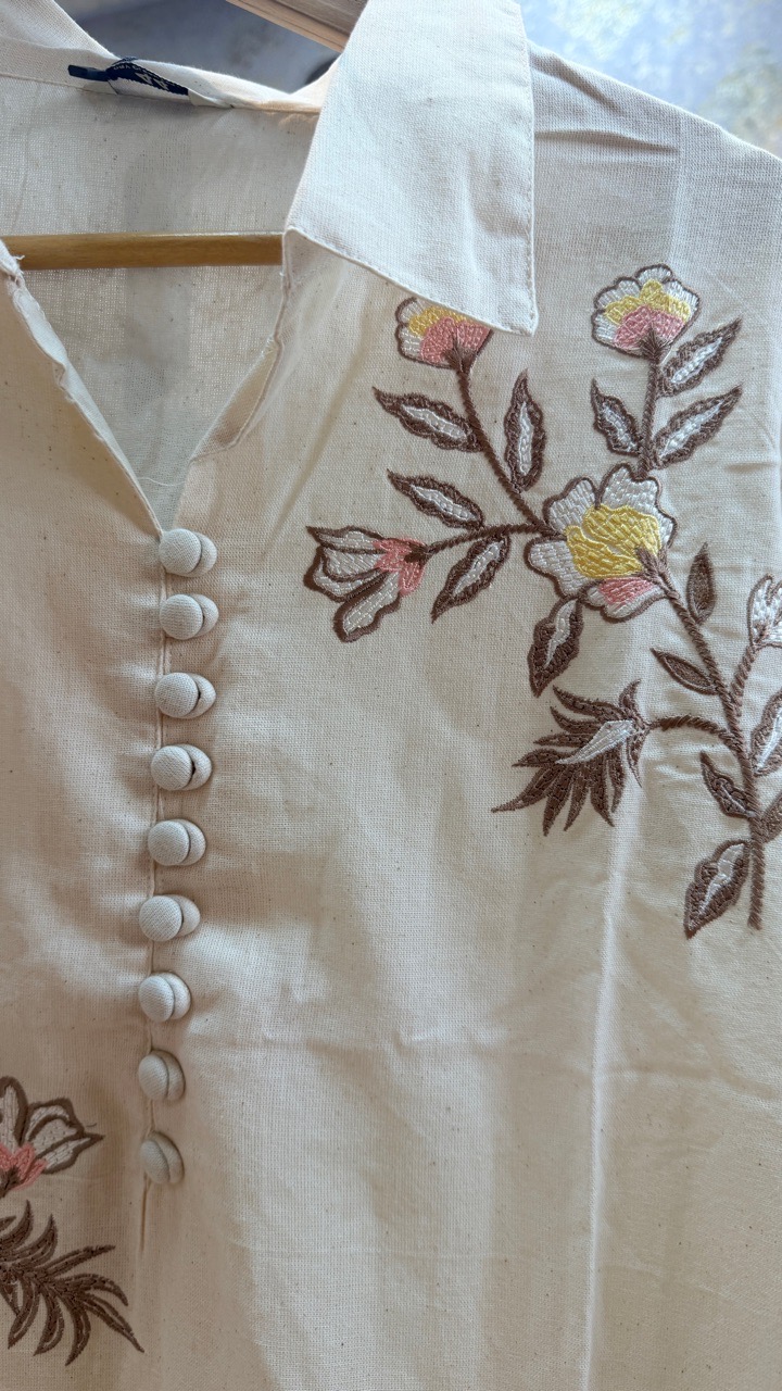 Embroidered Kurta Set view 3