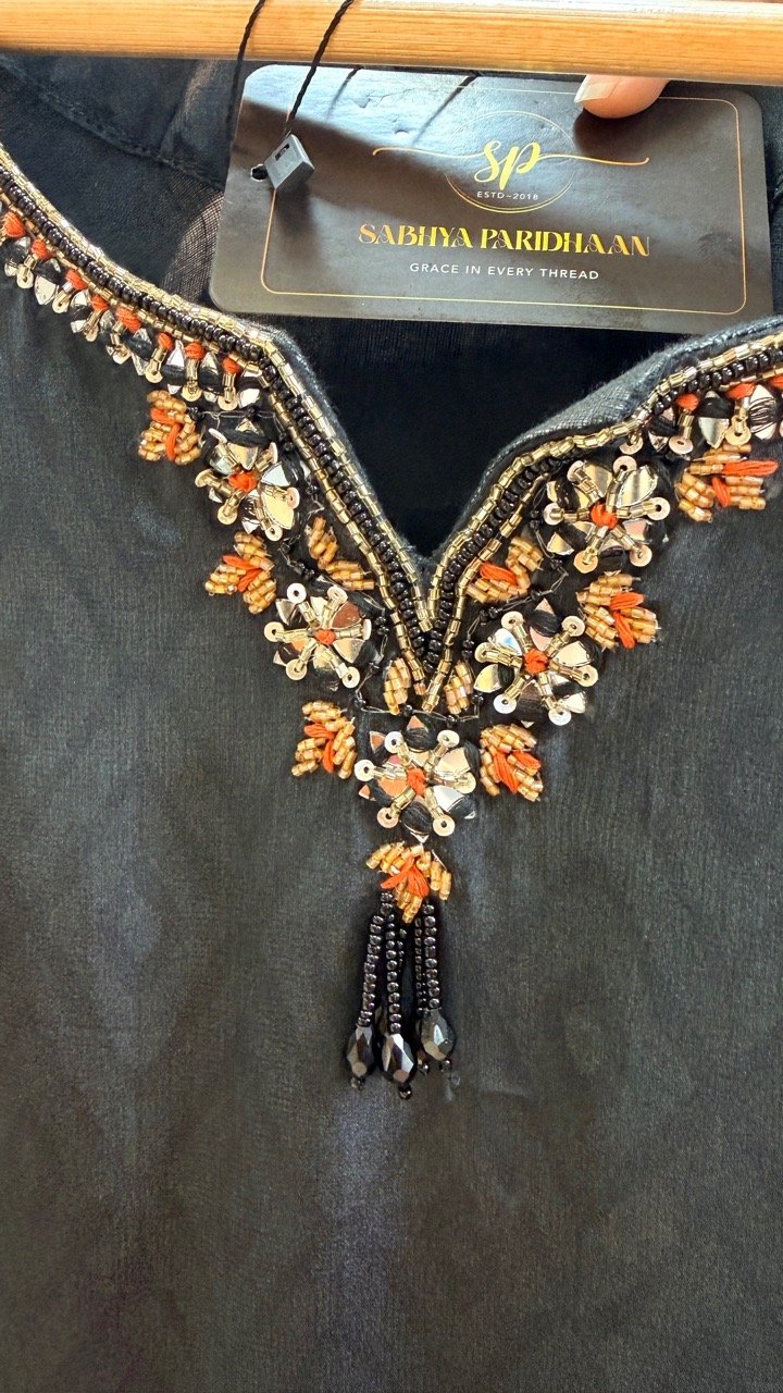 Floral Crape Cord Set by Sabhya Paridhaan view 2
